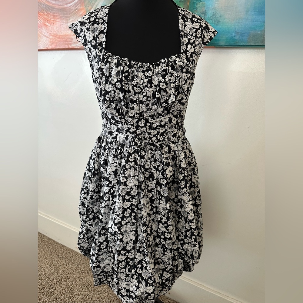 Shol LA Black And White Floral Mini Bubble Dress Self Belted Shirred Bodice 4